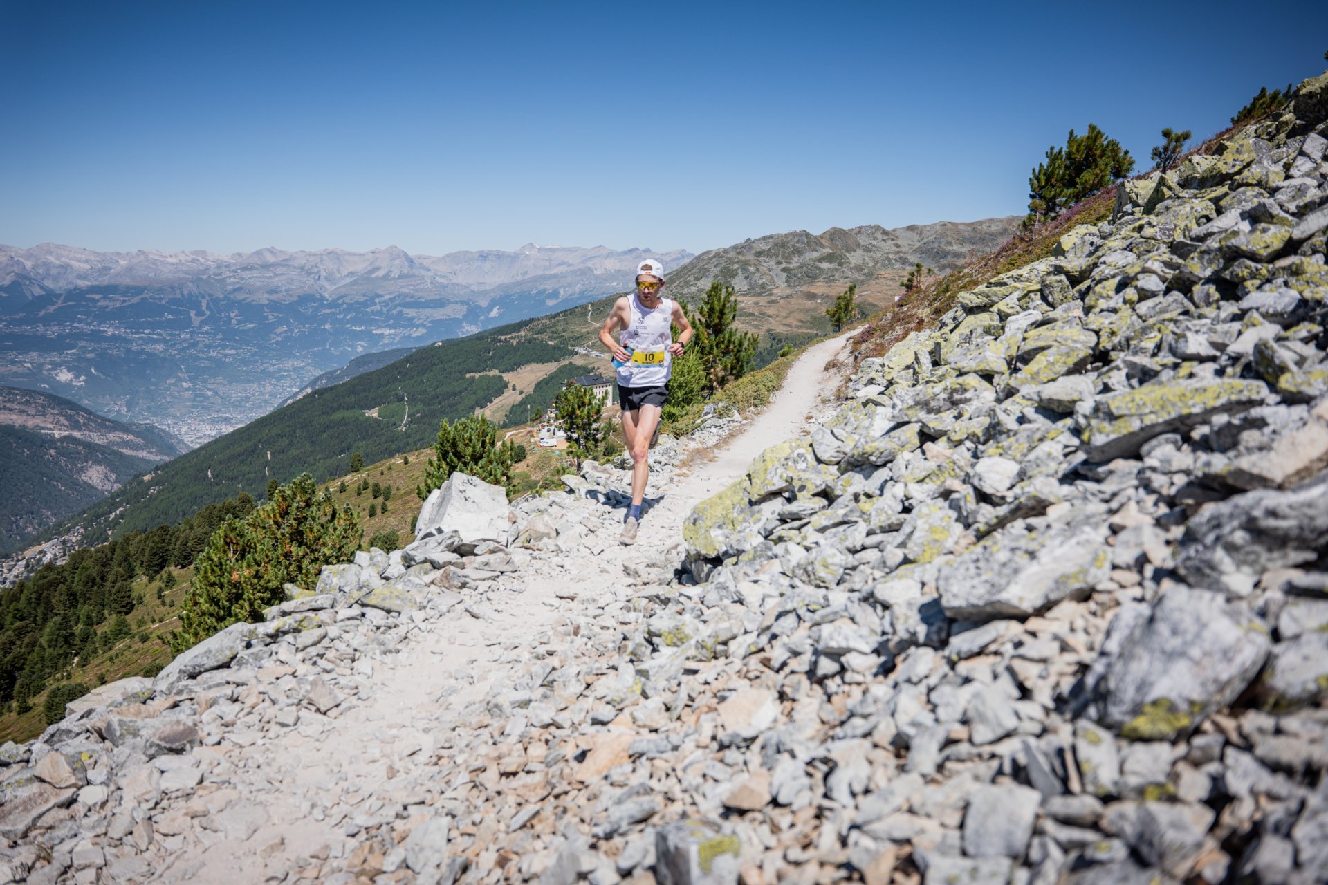 セール 画像あり メキシコで50kmの山岳マラソン開催 スカート姿 タイヤで作ったサンダルを