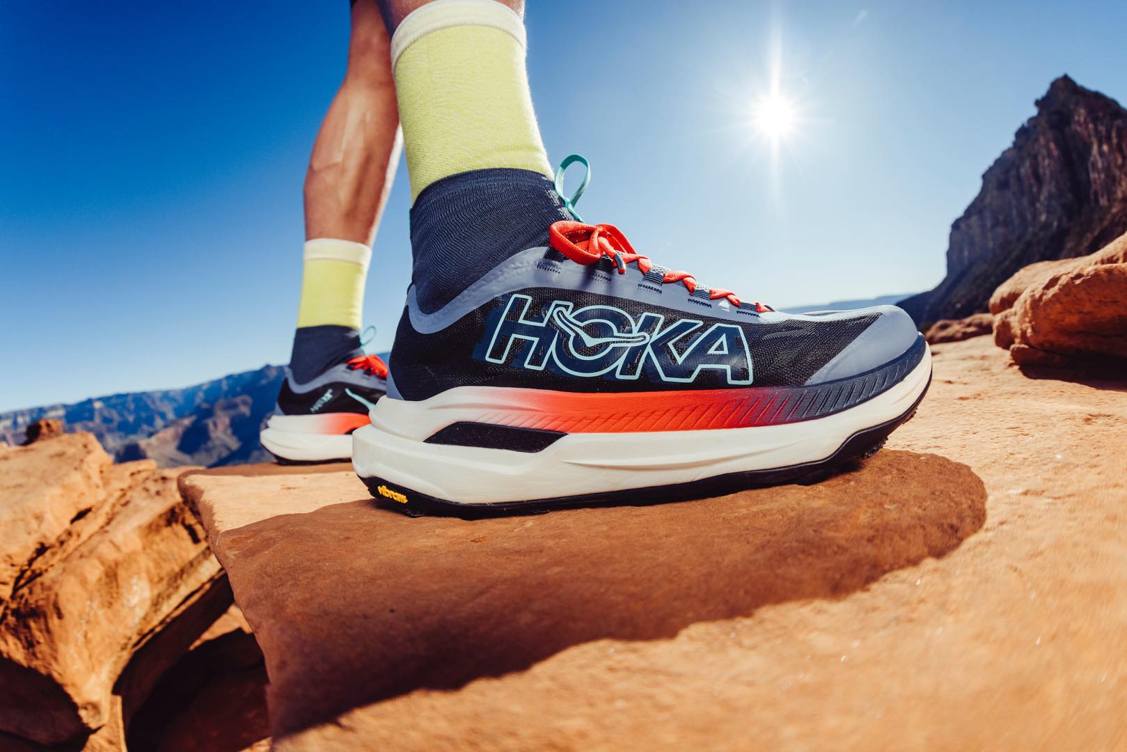 HOKA、トレイルランニングシューズ「TECTON X 3」を発表、カーボンファイバープレートとゲイターを備える | DogsorCaravan  トレイルランニング・スカイランニングのオンラインメディア